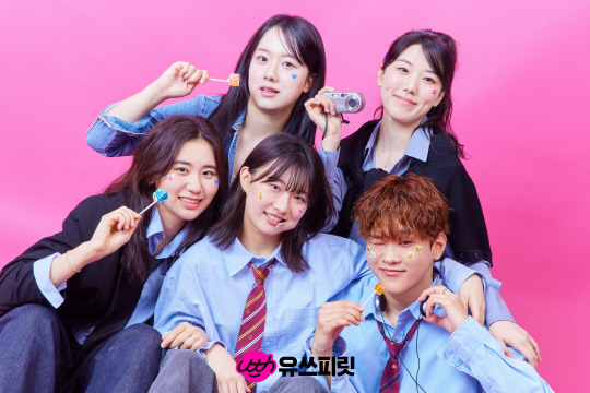 LG유플러스가 Z세대와의 소통을 확대하기 위해 운영하는 대학생 앰배서더 '유쓰피릿' 16기를 모집한다. 사진은 올해 상반기 유쓰피릿 15기로 참여한 대학생 앰배서더의 모습. LG유플러스 제공